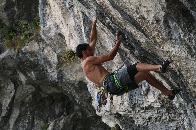 Matte Pino climbing Orango Trango 8b, Pian Bernardo