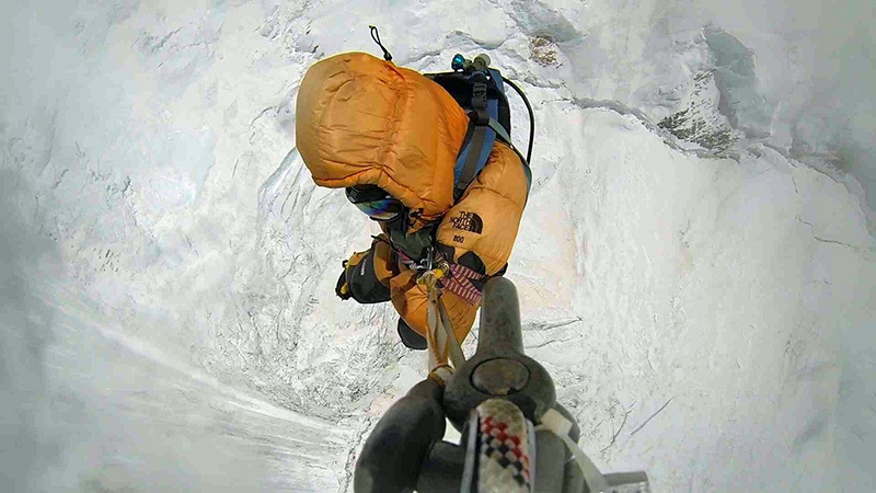 Helicopter rescue in the Himalaya