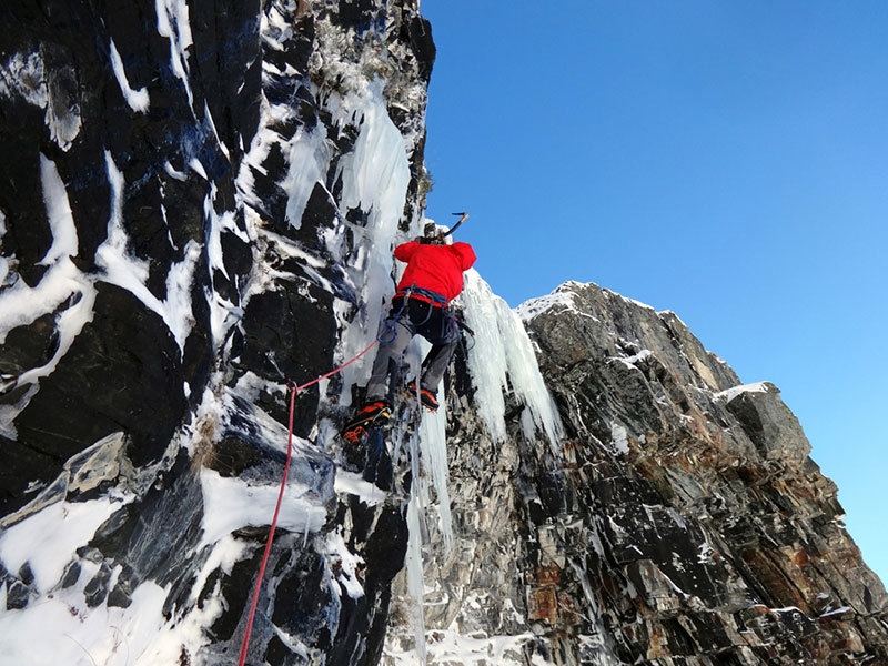 B&B – Azione indecente. Dry tooling a Cogne