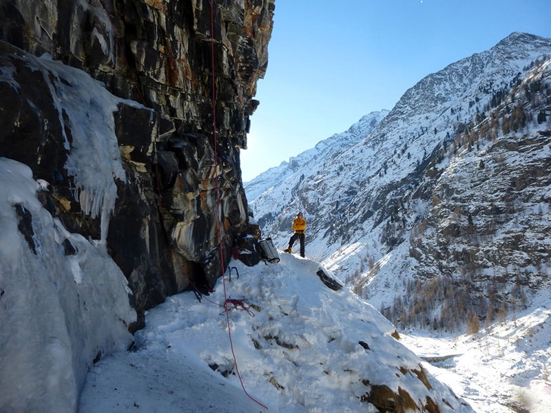 B&B – Azione indecente. Dry tooling at Cogne