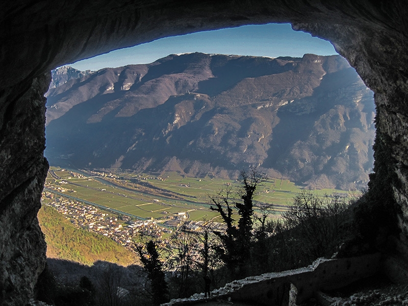 Busa dei Preeri, Val d'Adige