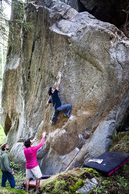 Valle dell'Orco boulder