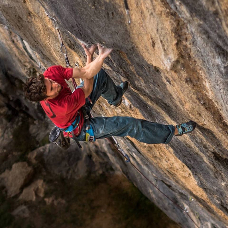 Stefano Ghisolfi sale Lapsus 9b ad Andonno