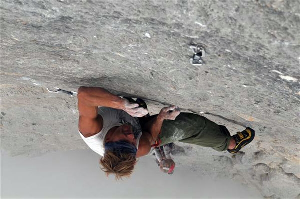 Marco Ronchi climbing Solo per vecchi guerrieri