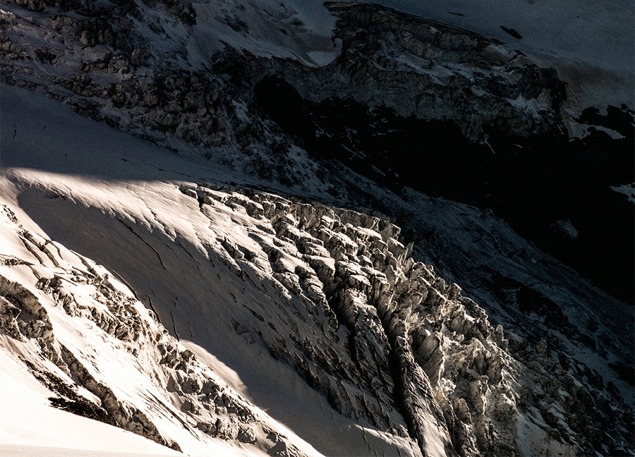 Ski touring, steep skiing, 4000m peaks in the Alps