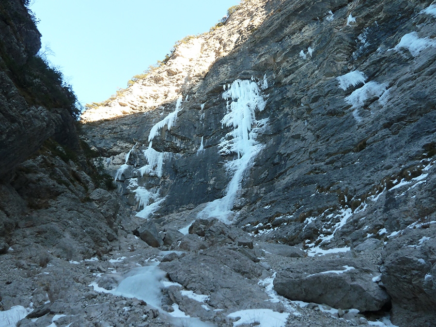 The Lady of the Valley, Val Scura, Valsugana, cascata di ghiaccio, Ermann Baldessari, Paolo Baldessari, Cristian Defant