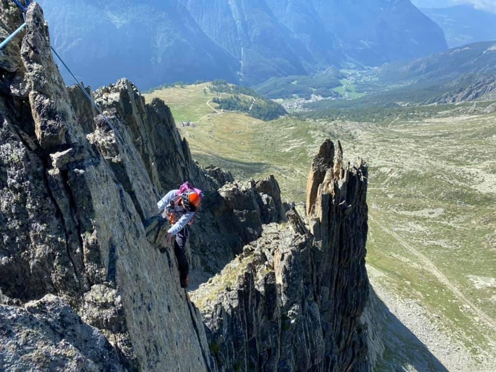 Ornella Roberi climbing Cresta di Berto, Pic de Charmantagne, Vallone di Vertsan