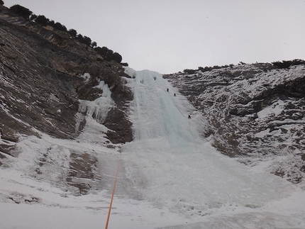 Risiko variation to Mostro di Avers - Thron Val d'Avers - Risiko variation to Mostro di Avers - Thron: the upper section of the icefall