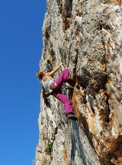 San Vito Lo Capo - climbing and travels - Nicoletta Costi climbing at Salinella - San Vito Lo Capo, Sicily
