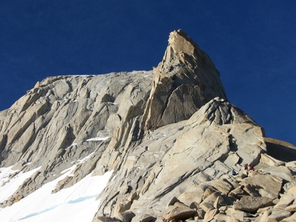Aguja Guillaumet, Fitz Roy, Patagonia - The North Ridge and summit seen from the col