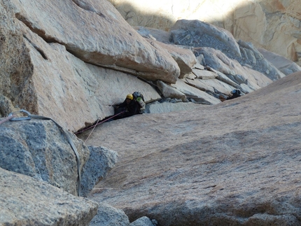 Fitz Roy, Patagonia - In scalata nella fessura off-width