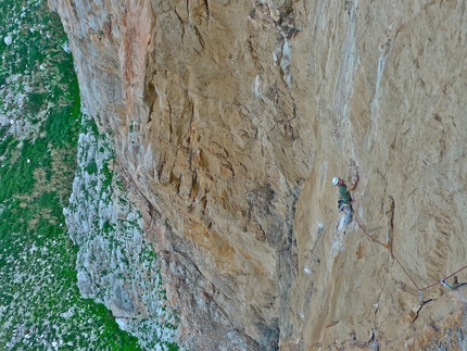 Blow it up on the internet, new route on Monte Monaco, Sicily