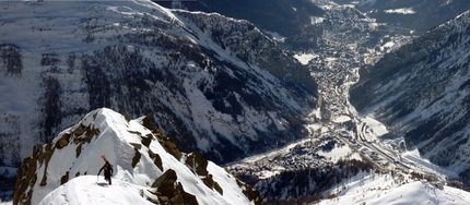 Dent du Jetoula - Davide Capozzi e Stefano Bigio e la prima discesa della cresta sud-est della Dent du Jetoula (gruppo del Monte Bianco) il 16/01/2012.