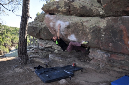 Klemen Becan - Klemen Becan bouldering at Albarracin