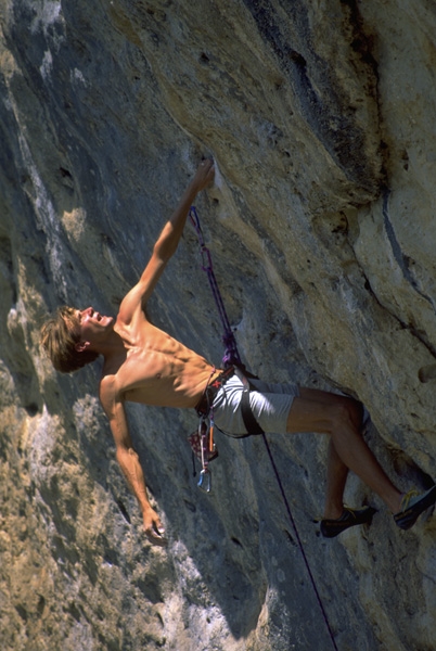 Céüse – France - Nicholas Hobley climbing Le privilege du serpent 7c+, Céüse
