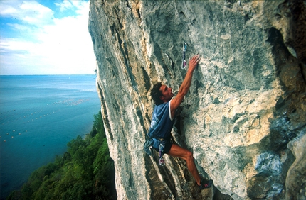 Costiera, Friuli, Italia. - Dino Sturman in arrampicata a Costiera