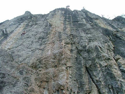 Nibbio, Lombardia, Italia - In arrampicata a Nibbio