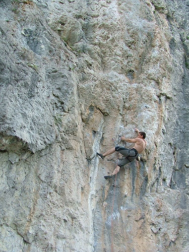 Nibbio, Lombardia, Italia - In arrampicata a Nibbio
