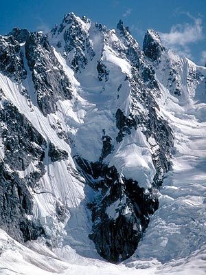 Canada Coastal Range - La parete nord di Serra 3 dal Radiant Glacier