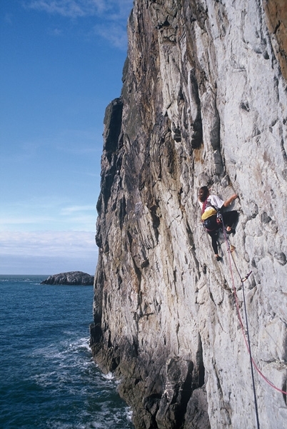 Gogarth, Wales - Gogarth: Mia Axon on the 2nd pitch of The Rat Race E3 5c, Main Cliff