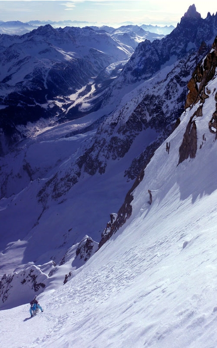 Mont Rochefort - Il 13/02/2012 Davide Capozzi e la guida alpina Stefano Bigio hanno effettuato una prima discesa con gli sci e lo snowboard dal Mont Rochefort (gruppo del Monte Bianco).