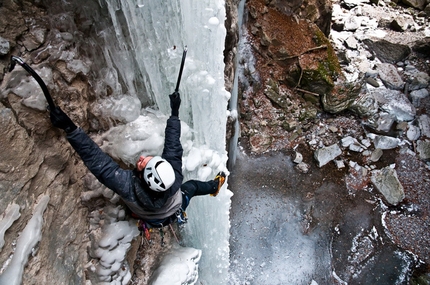 Forra del Vinadia, ice climbing in the Friuli, Italy