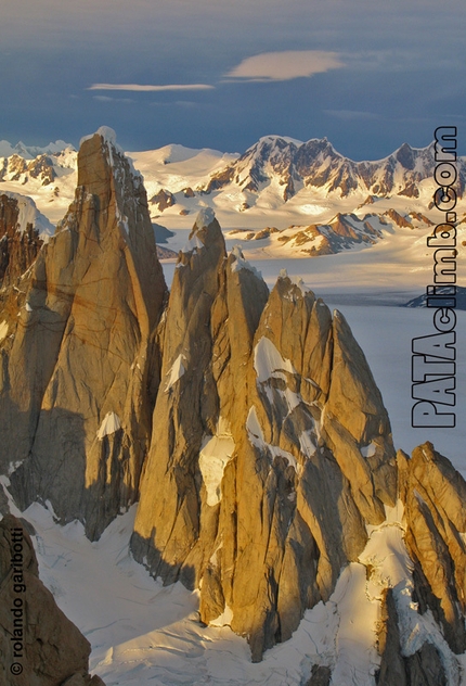 Cerro Torre an impossible mountain, the petition in favour of the bolt chopping