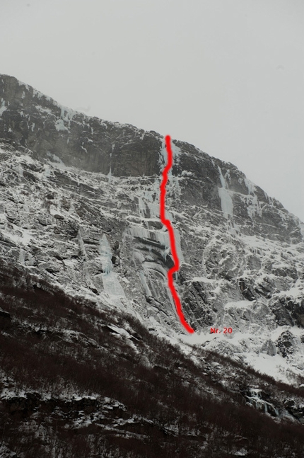 Norvegia 2012 - Lange Wand, Sunndalen WI6 600m