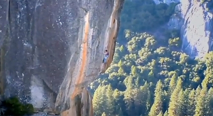Dean Potter, video of the Rostrum solo in Yosemite