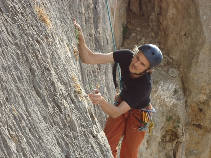 Kalymnos Climbing Camp - October - Challenging in a 6c in Spartan Wall