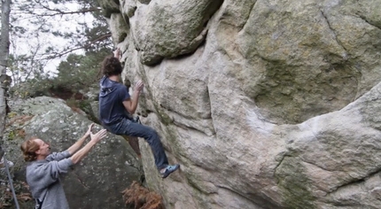 Adam Ondra boulder a Fontainebleau #2