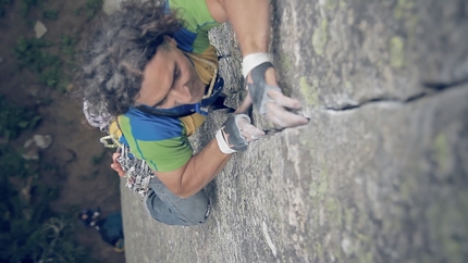 Crack climbing with the Italian Mountain Guides #5: finger cracks