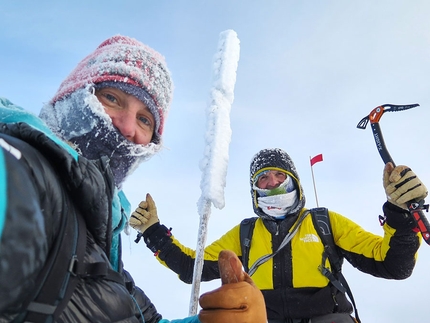 Pik Pobeda winter ascent by Simone Moro and Tamara Lunger in Siberia