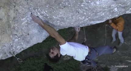Fred Rouhling climbing Hugh at Les Eaux Claires, the first 9a in France