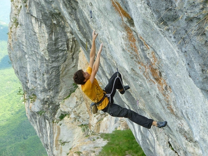 Pian Bernardo - Carlo Giuliberti climbing Full Contact 8b+