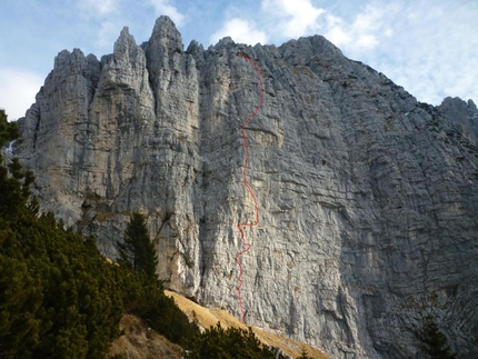 Andamento lento - The line of Andamento Lento in Val Scura (Dolomites) first ascended in 1997 by Gigi Dal Pozzo, Maurizio Fontana and Venturino De Bona.