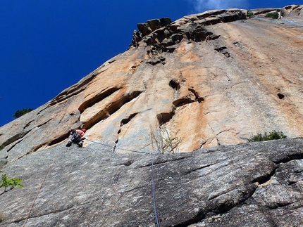 Bavella 2012, two new rock climbs in Corsica by Giupponi, Larcher, Oviglia and Sartori