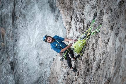 Simon Gietl, Mittlerer Zwölfer, Croda Antonio Berti, Dolomites - Simon Gietl making the solo first ascent of 'Identität' on Mittlerer Zwölfer / Croda Antonio Berti, Dolomites