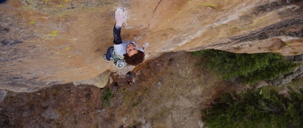 Cody Roth makes first trad ascent of Mainliner at Las Conchas