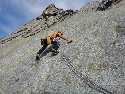 Val Salarno - Val Salarno: Matteo Rivadossi sui primi metri di Gotica alla Quota 2900, 2011