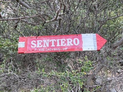 Pandora, Masua, Sardegna - Il sentiero che porta al settore Pandora a Masua in Sardegna