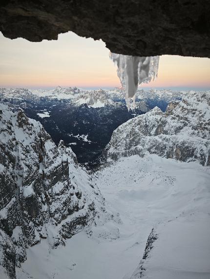 Croda di Cacciagrande, Sorapiss, Dolomites, Mirco Grasso, Francesco Rigon - The first ascent of 'Solo per un sorriso' on Croda di Cacciagrande (Sorapiss, Dolomites) by Mirco Grasso and Francesco Rigon (19/12/2023)