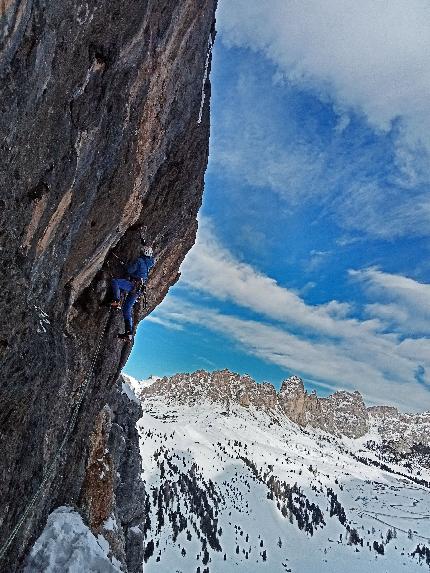 Two new mixed climbs on Mëisules dala Biesces (Sella, Dolomites)