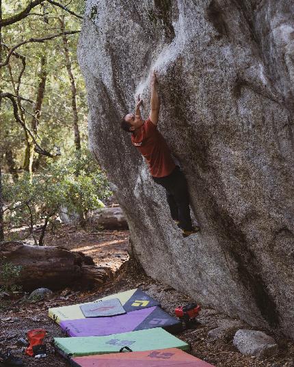Carlo Traversi frees The Dark Side, 8C+ boulder in Yosemite