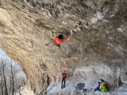 Stefano Carnati - Stefano Carnati climbing 'Vicious Circle' (9a+/b) at Mišja peč in Slovenia