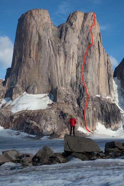 Mount Asgard, Baffin Island - La linea di Sensory Overload (1200m, 5.11+, A1) sulla parte NO della torre sud di Mount Asgard, Baffin Island, aperta da Ines Papert, Jon Walsh e Joshua Lavigne dal 24 - 26/07/2012