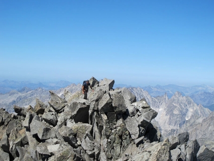 150 anni prima salita del Picco Glorioso - Monte Disgrazia - Andrea Salvetti in vetta al Monte Pioda (ore 10:30)
