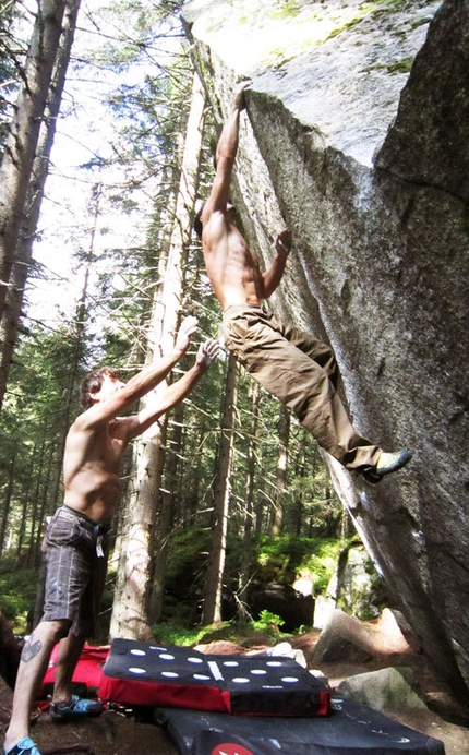 In the 80’s climbing was cool - Mauro Calibani and Gerhard Hörhager bouldering in Zillertal