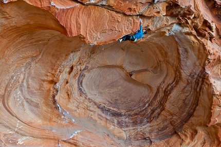 Australia - Kilian Fischhuber climbing Eye of the Tiger, Taipan Wall, Grampians.
