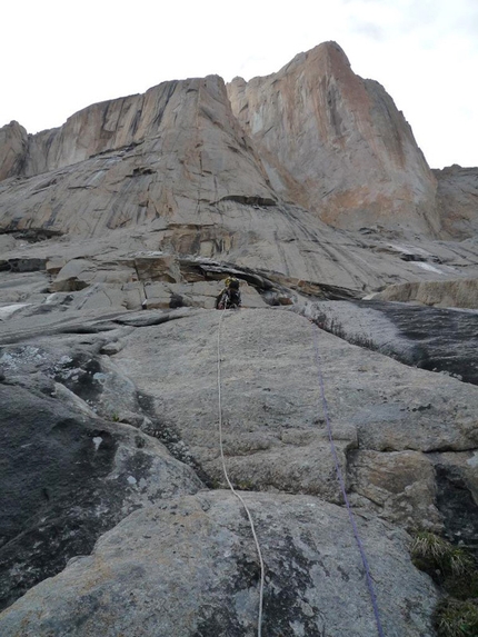 Out of reality, Great Trango Tower - New route attempt by Dodo Kopold and Michal Sabovcik. The entry slabs on day 2.